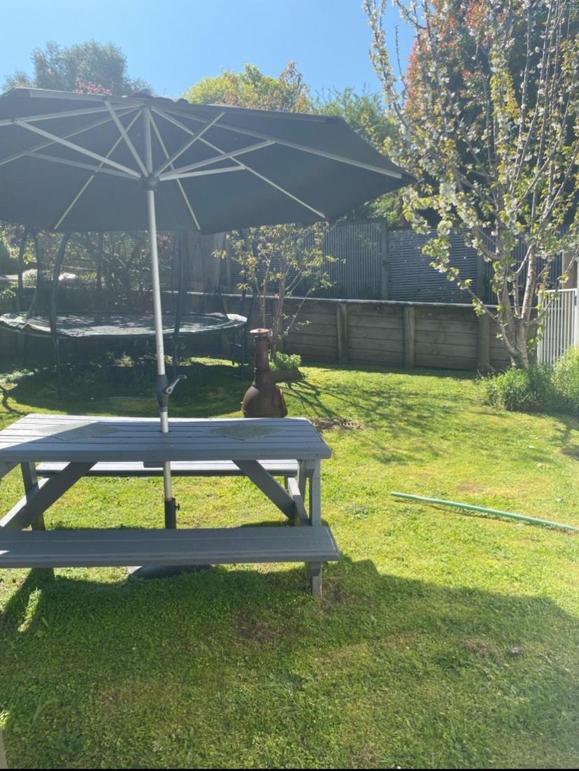 Raumati Guest House Paraparaumu Exteriör bild